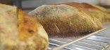 pains refroidissant sur une grille