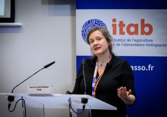 Photo de Natacha Sautereau lors du Colloque Externalités de l'AB