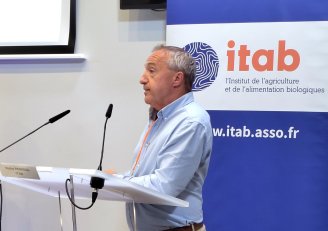 Photo de Didier Perreol prise lors du colloque sur les externalités de l'AB