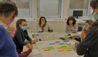 Photo d'un groupe de travail sur la conception innovante